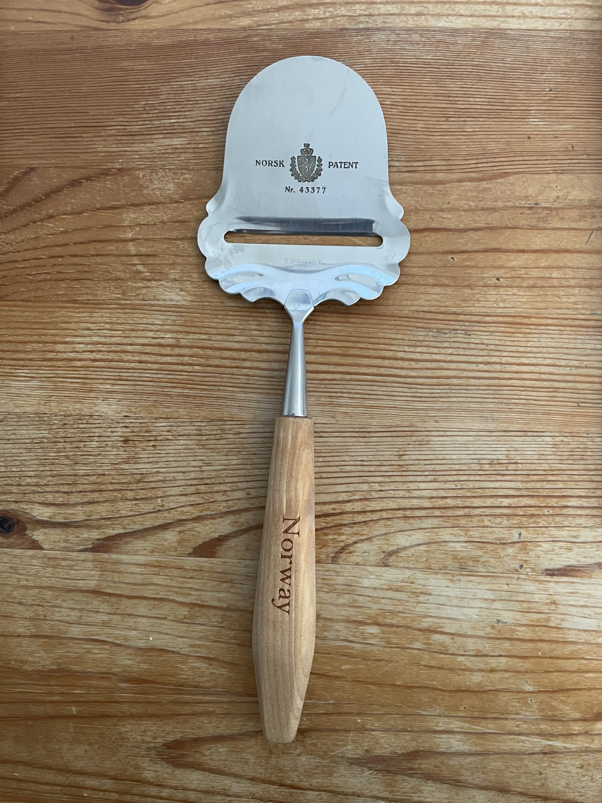 BJORKLUND ORIGINAL CHEESE SLICER FOR HARD CHEESE MADE IN NORWAY